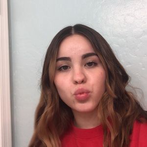 Meet your Posher, Alivia